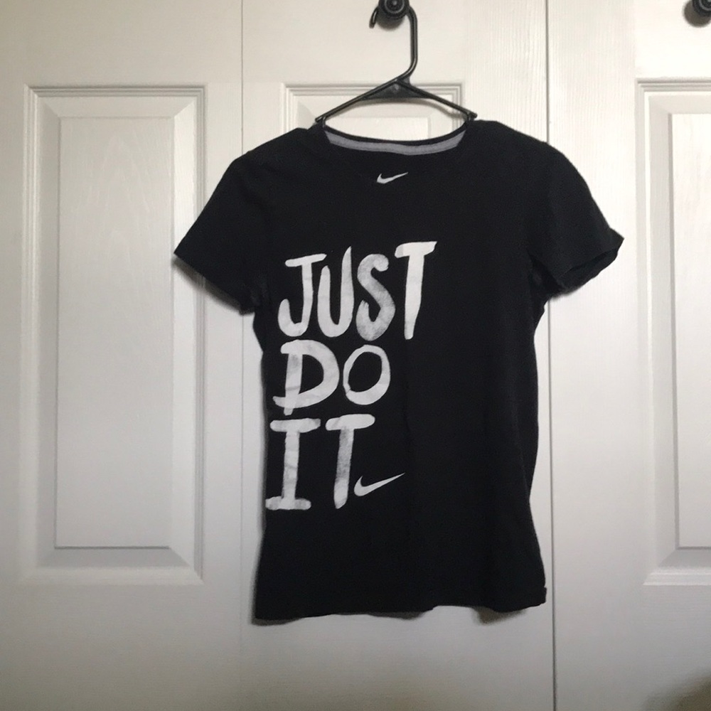 Nike tee